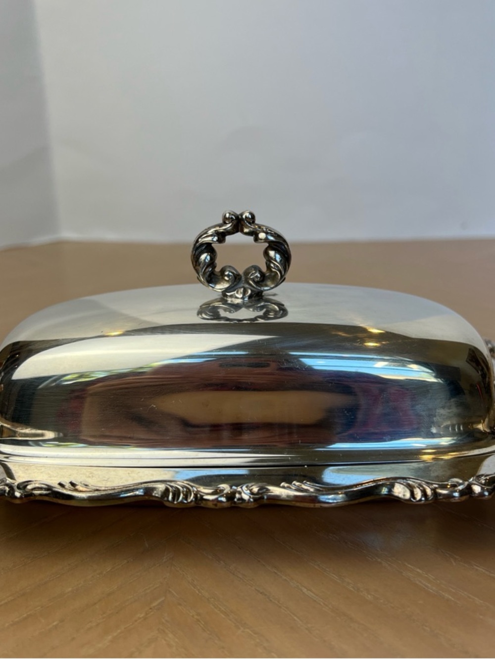 Oneida silverplate Royal Provincial Covered 8” butter dish with glass plate